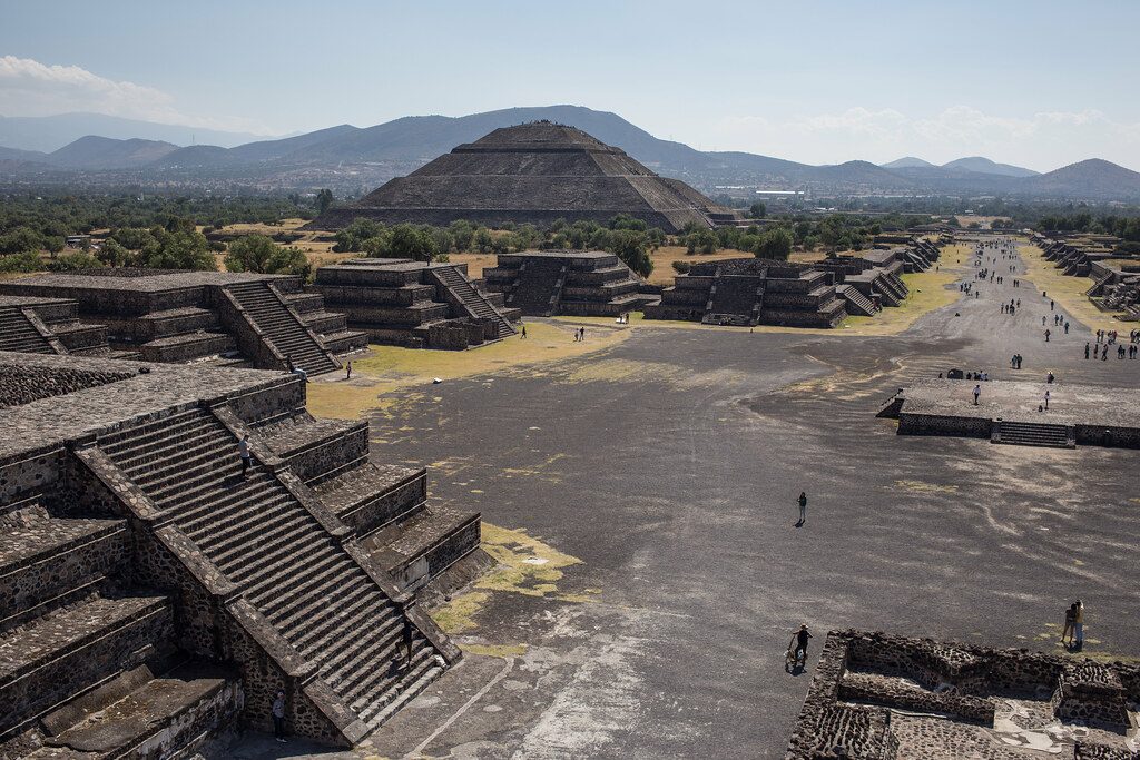 Calzada de los Muertos