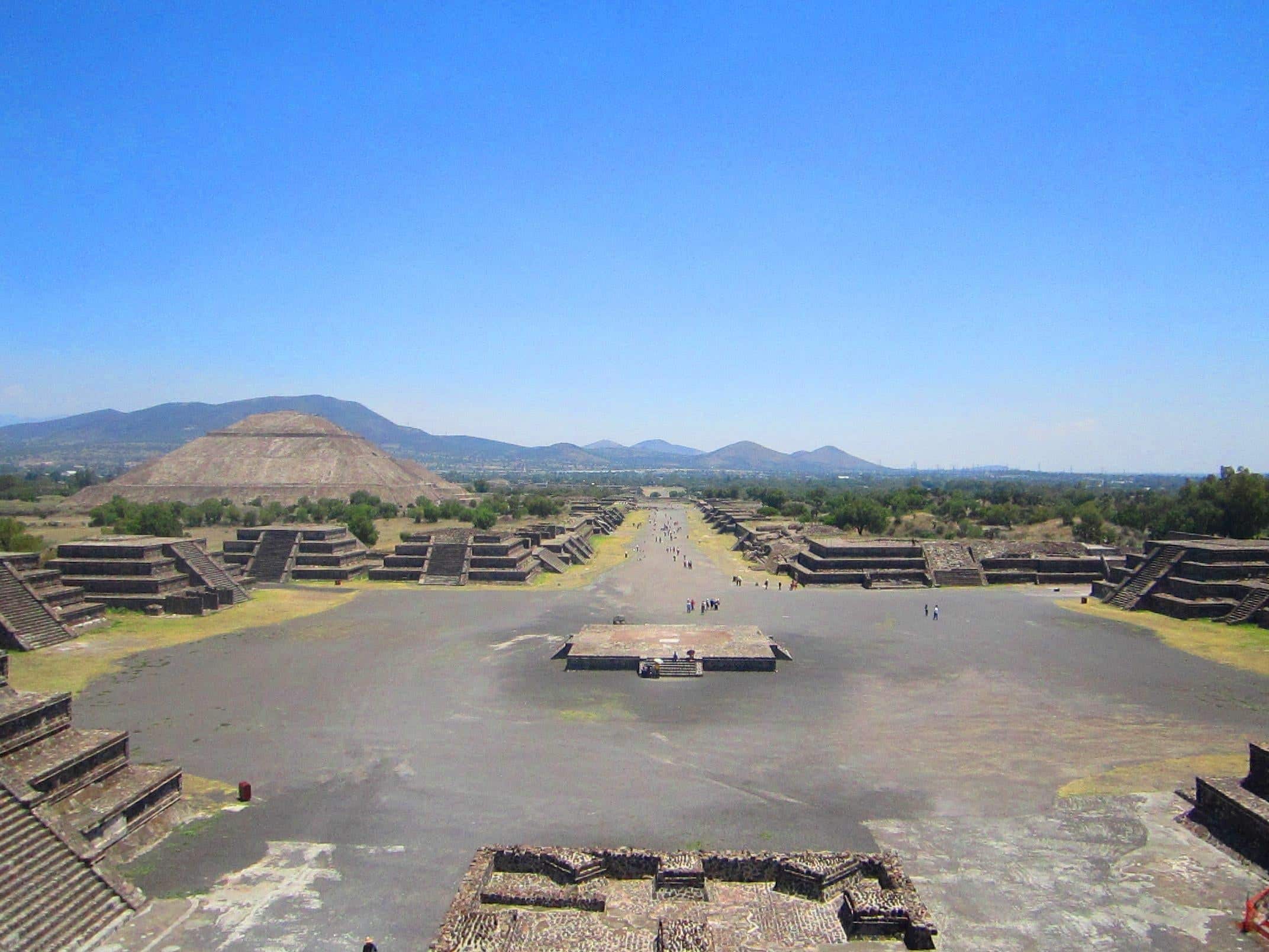 Calzada de los Muertos