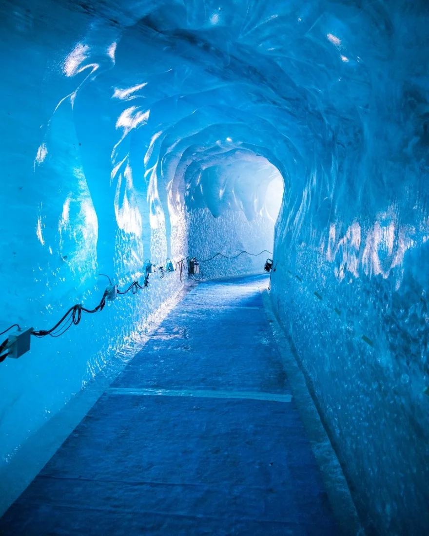 Reykjavík Langjökull Glacier Snowmobile Tour With Ice Cave