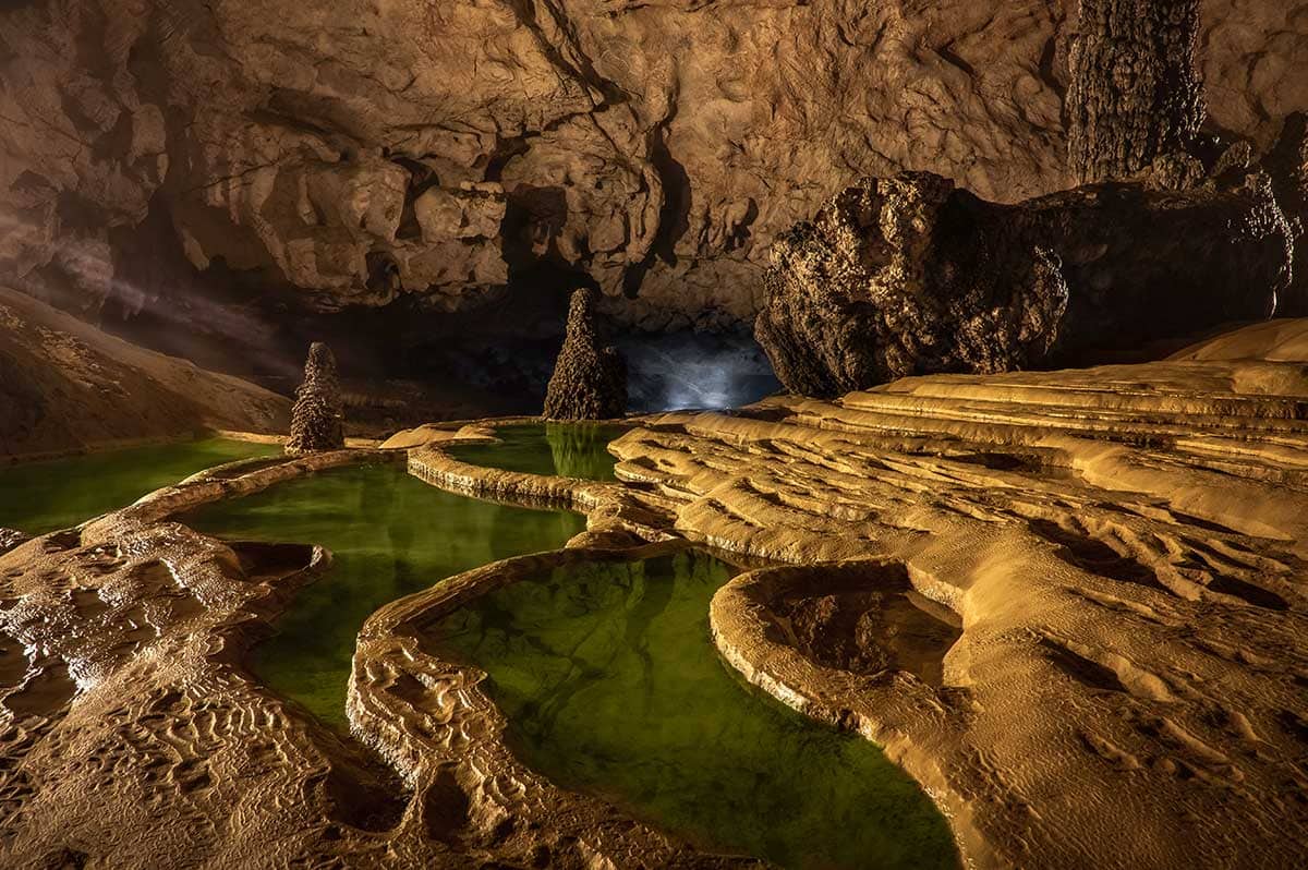 Nguom Ngao Cave