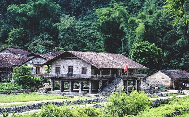 Khuoi Ky Stone Village