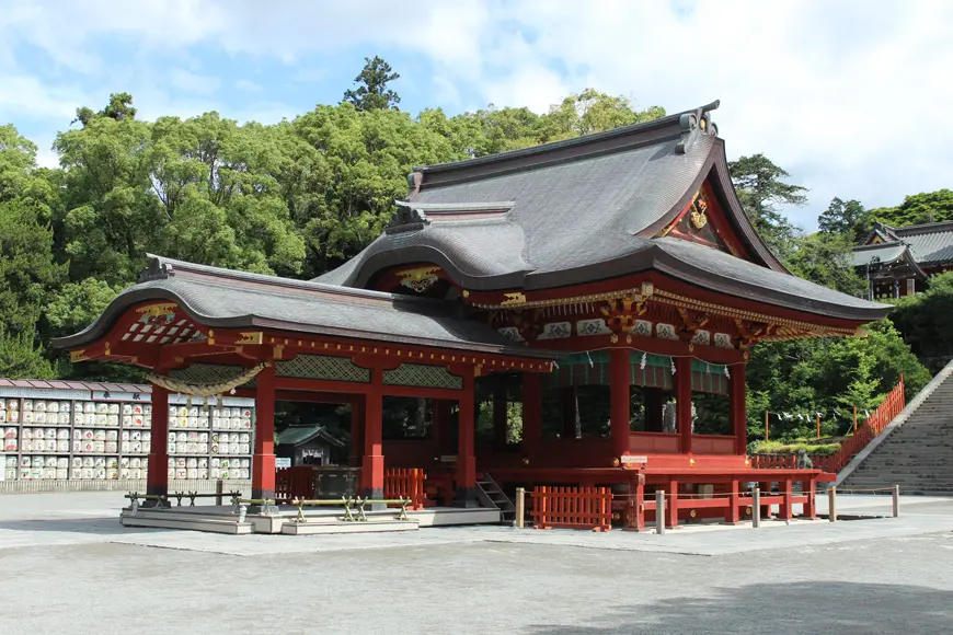 Mai-den Stage