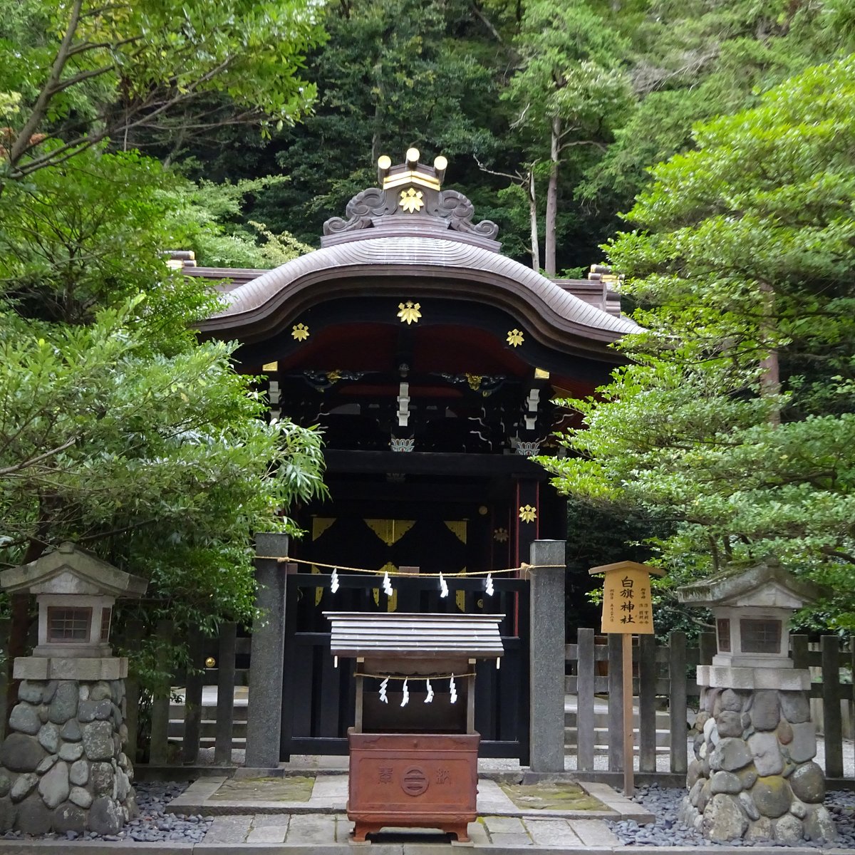 Shirahata Shrine