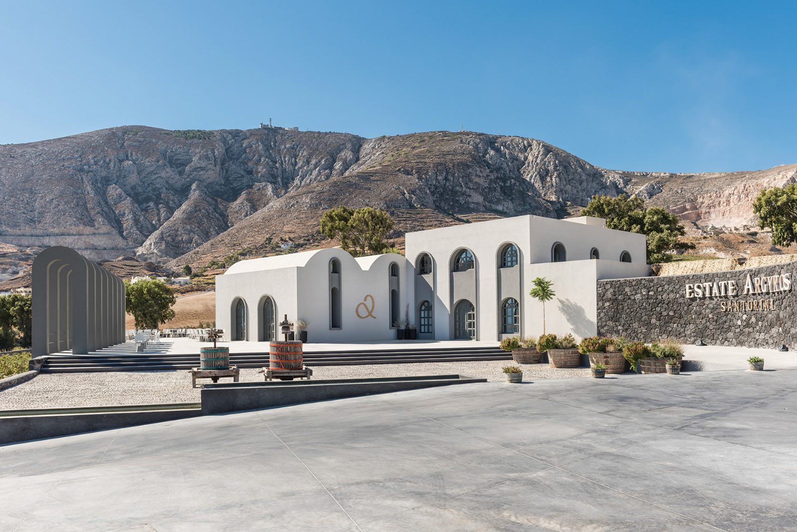Estate Argyros Courtyard