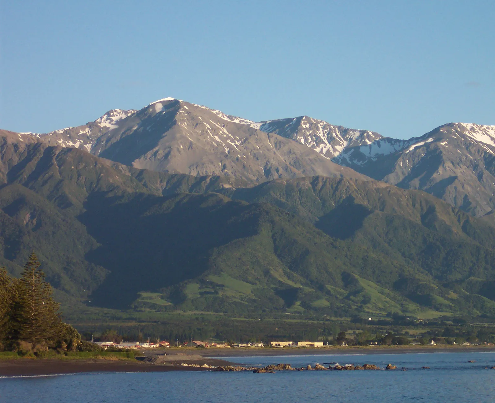 Mountain Backdrop Span