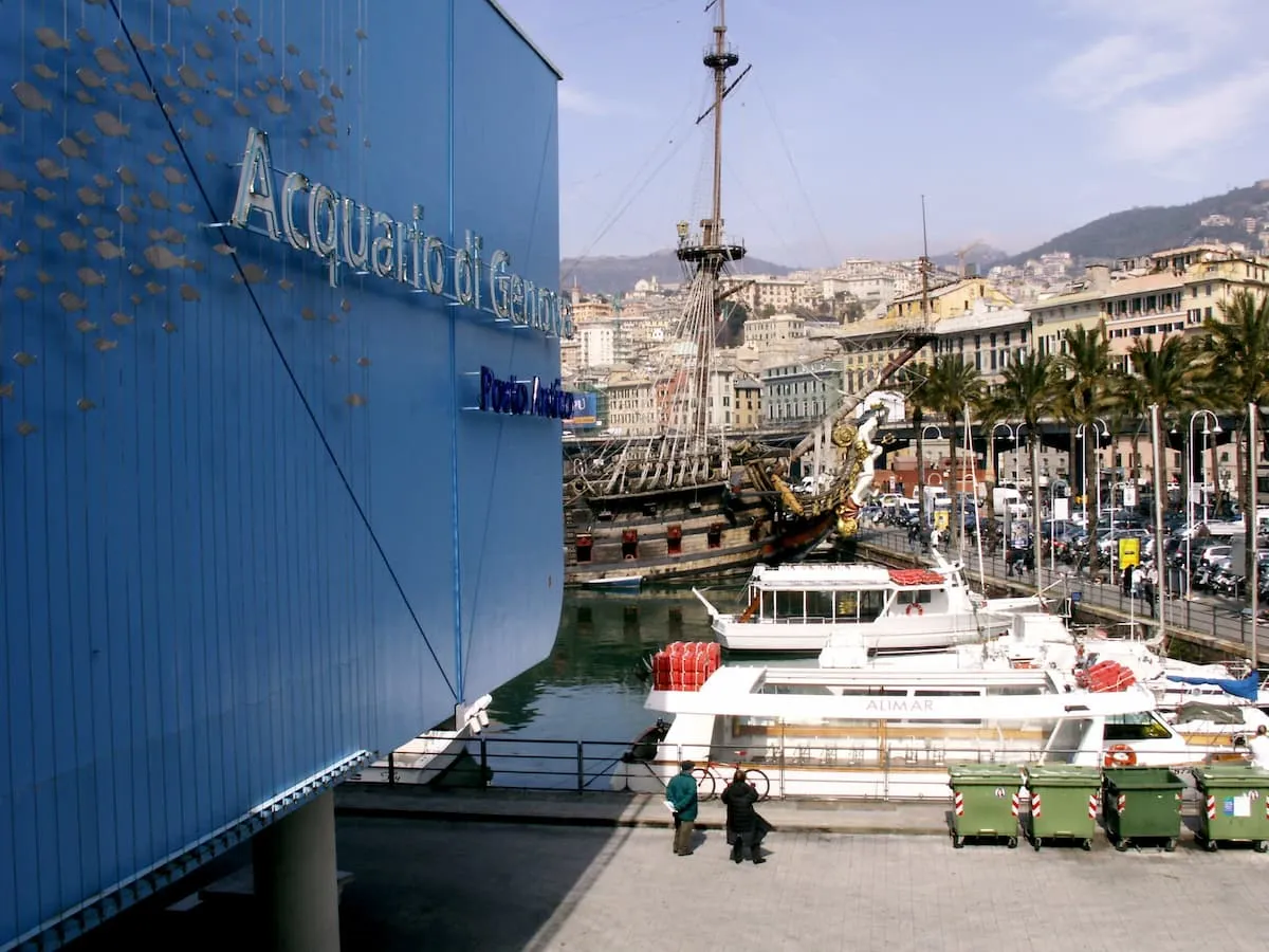 Ponte Spinola Boarding Dock