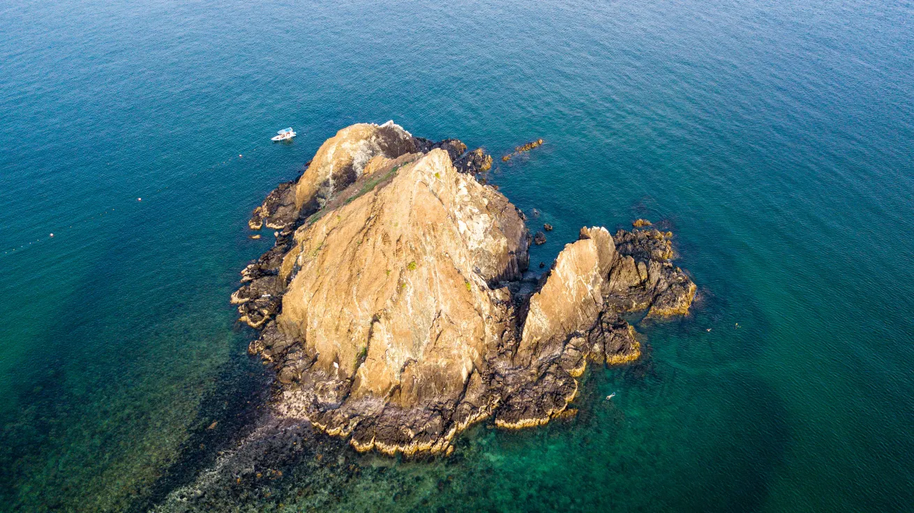 Dibba Rock Shoreline