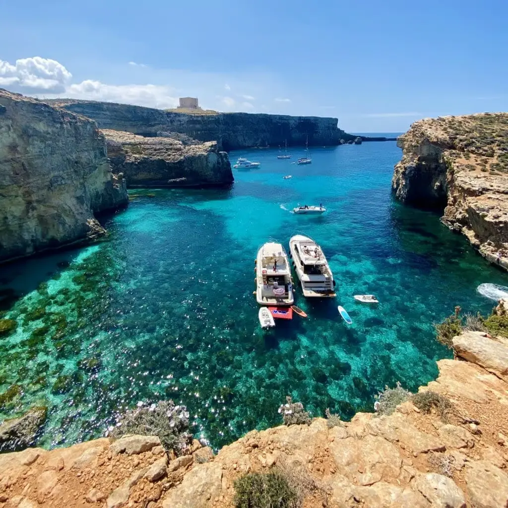 Crystal Lagoon Entry