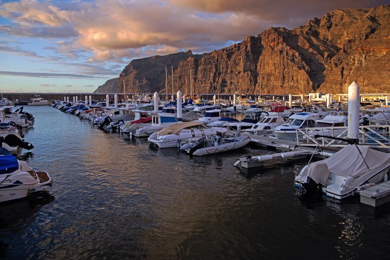 Puerto Deportivo Los Gigantes