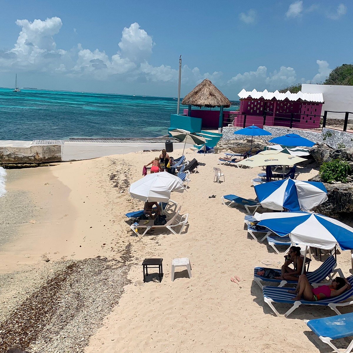 Beach Club Lounge