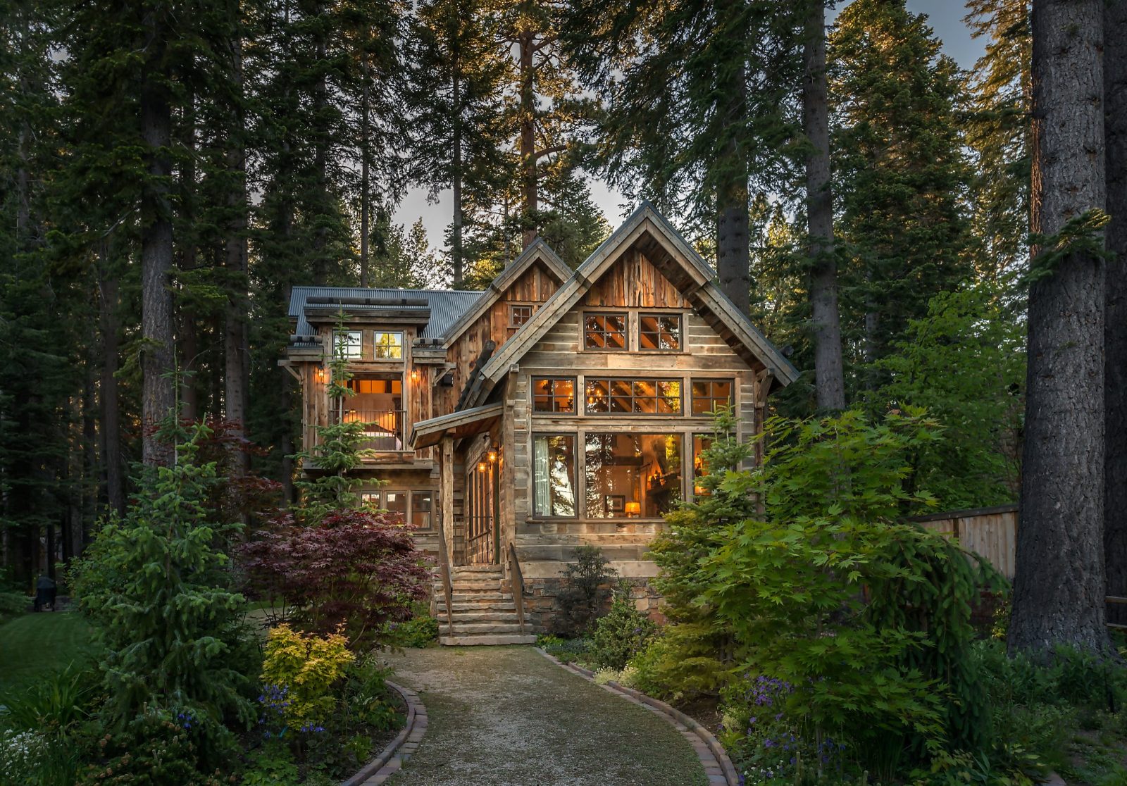 Hesperus Cabins
