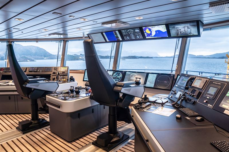 The Captain's Navigation Bridge