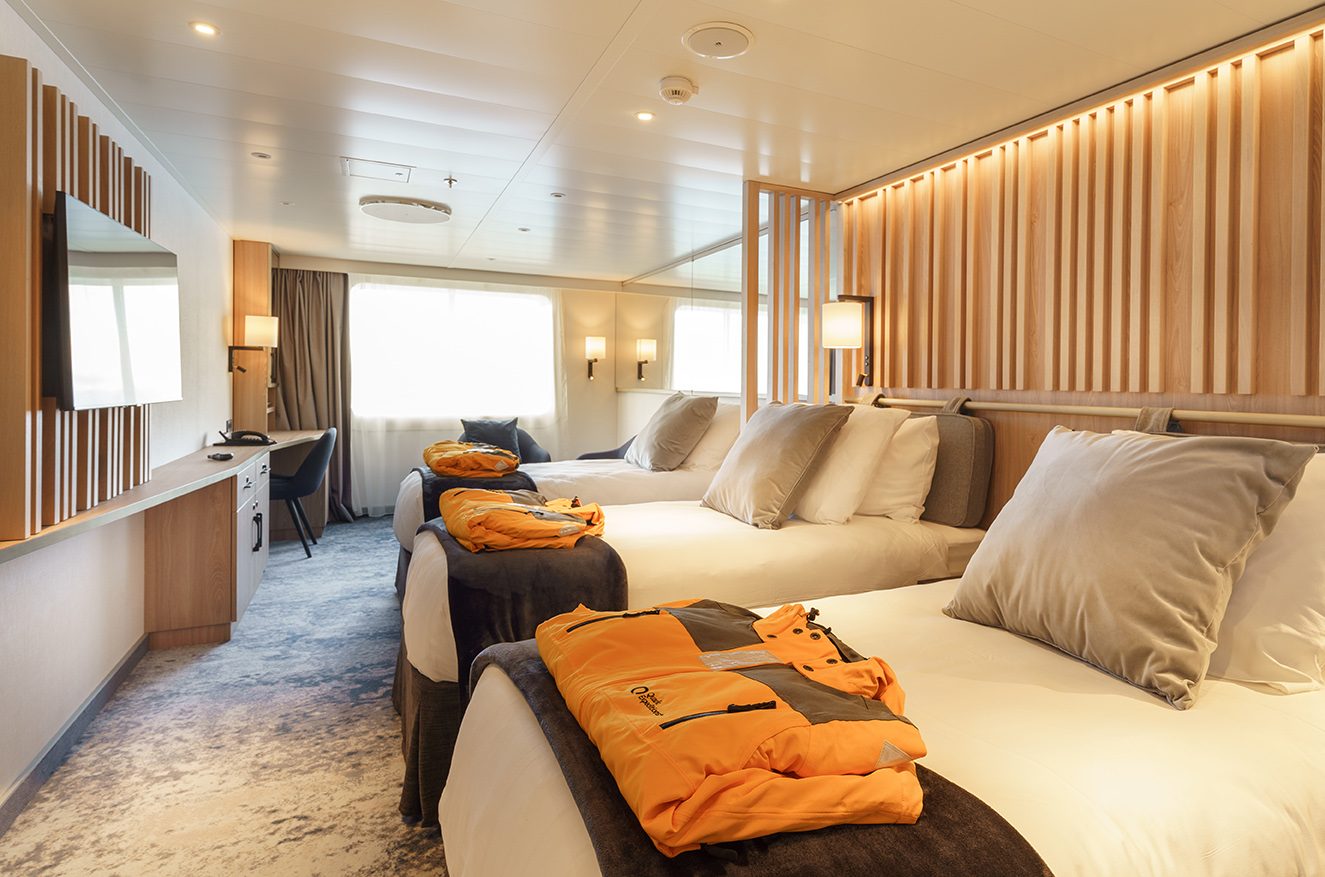 Island Explorer 5 Main Cabin