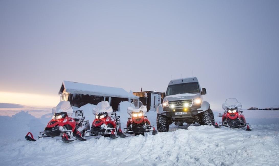 Snowmobile Basecamp Plateau