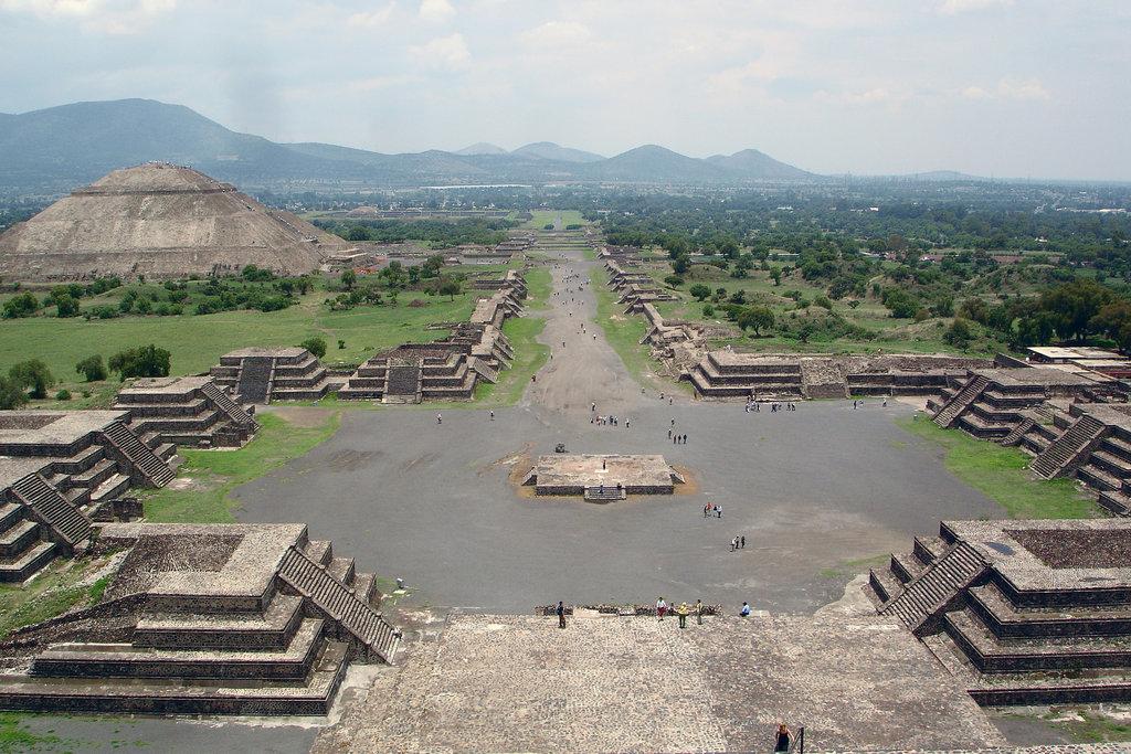 Pyramid of the Moon Plaza