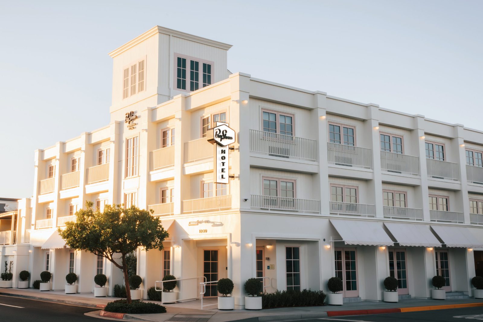 Bay Shores Peninsula Hotel