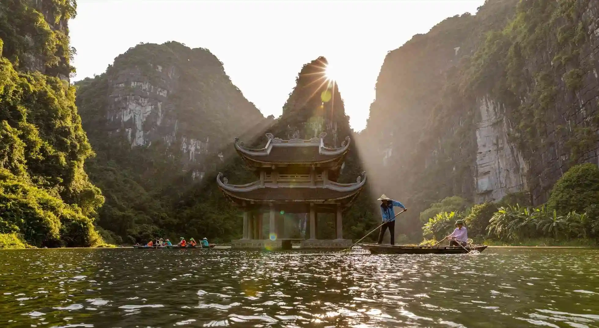 Thuy Dinh (Water Pavilion)