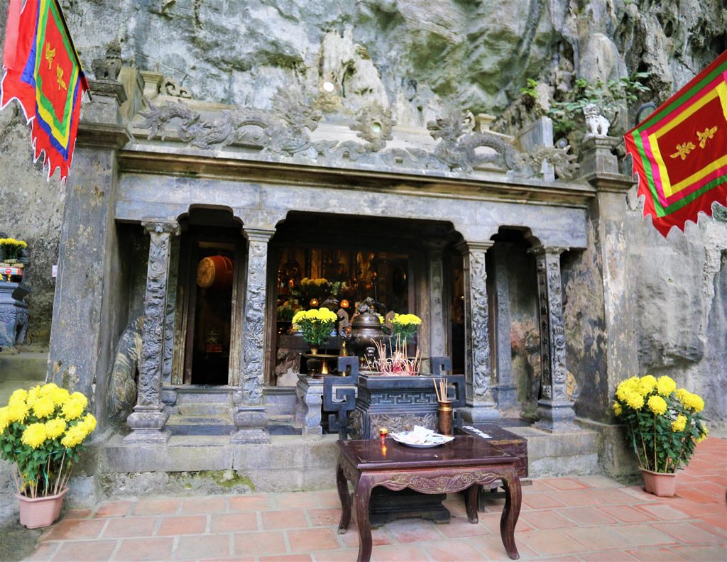 Tran Temple (Noi Lam Temple)