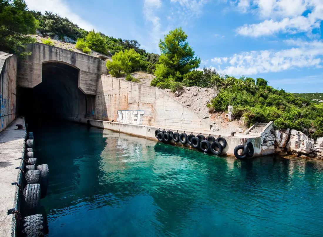 Submarine Tunnels