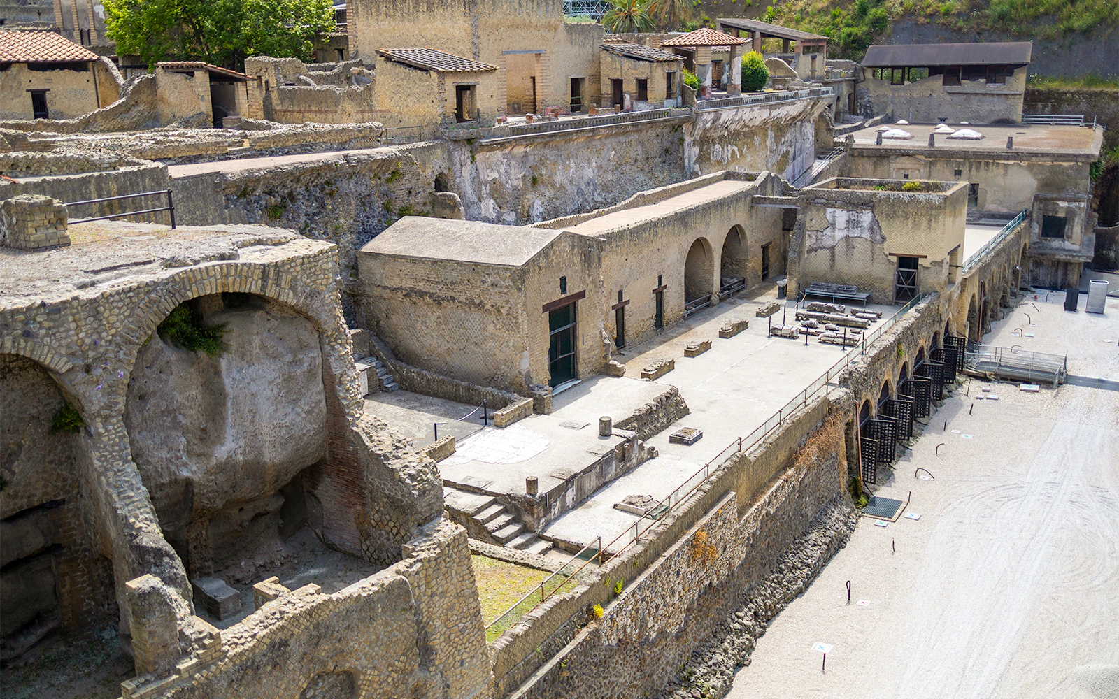 Herculaneum Boat House and Skeletons