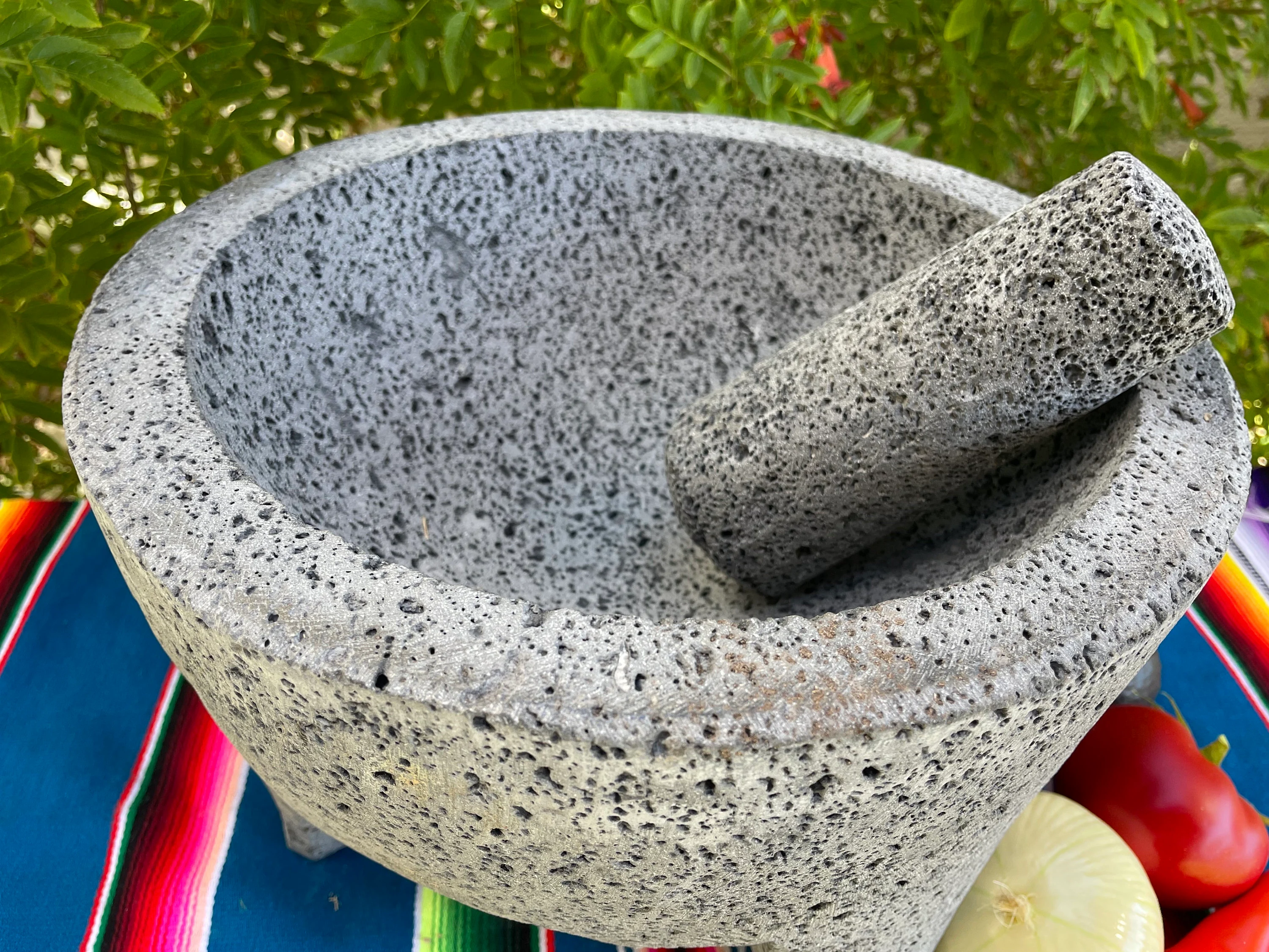 Molcajete grinding station