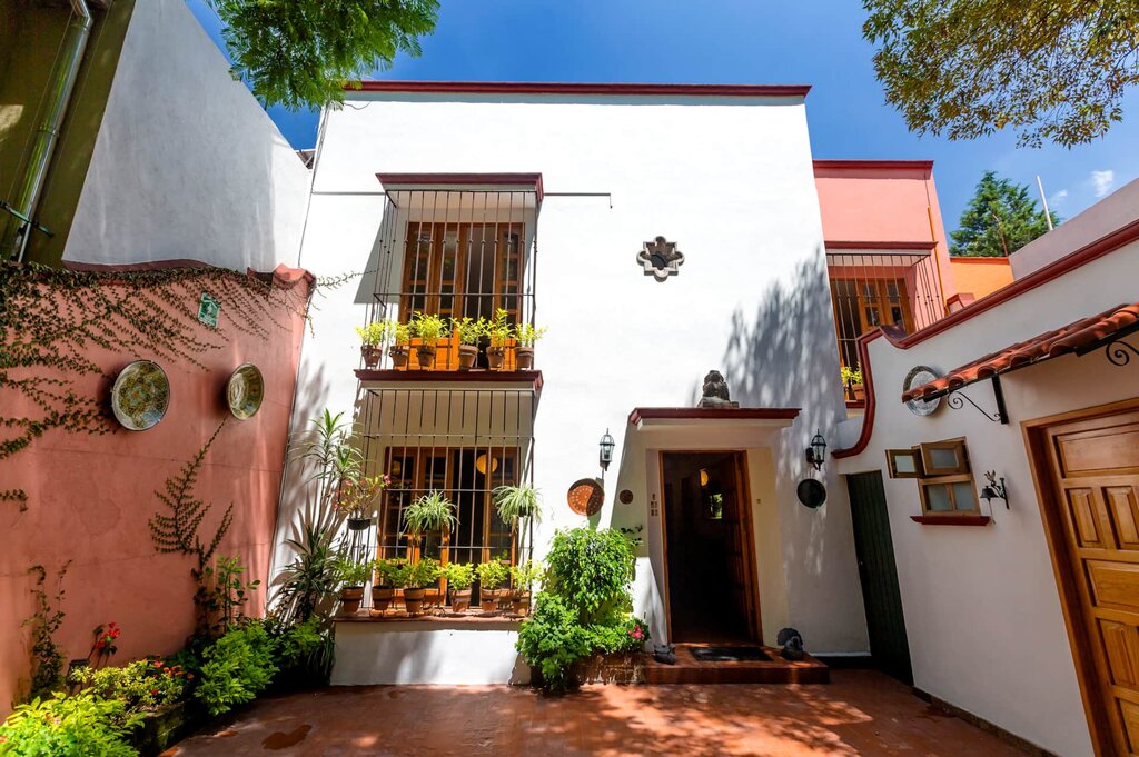 Coyoacán budget guesthouses