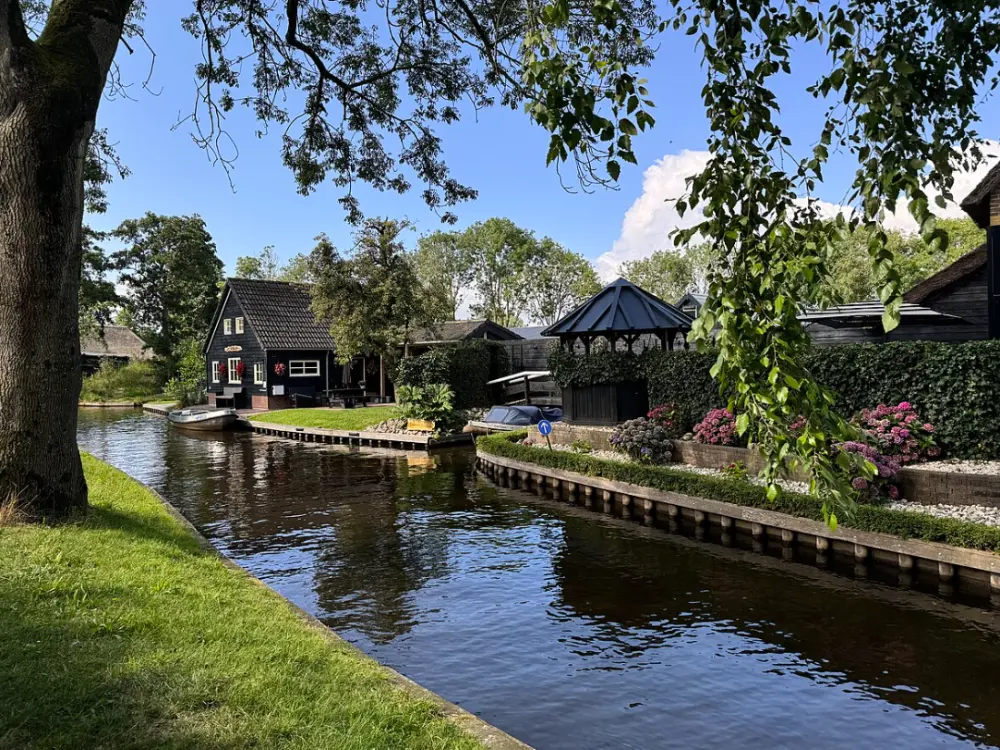 Giethoorn Tourist Information (VVV)