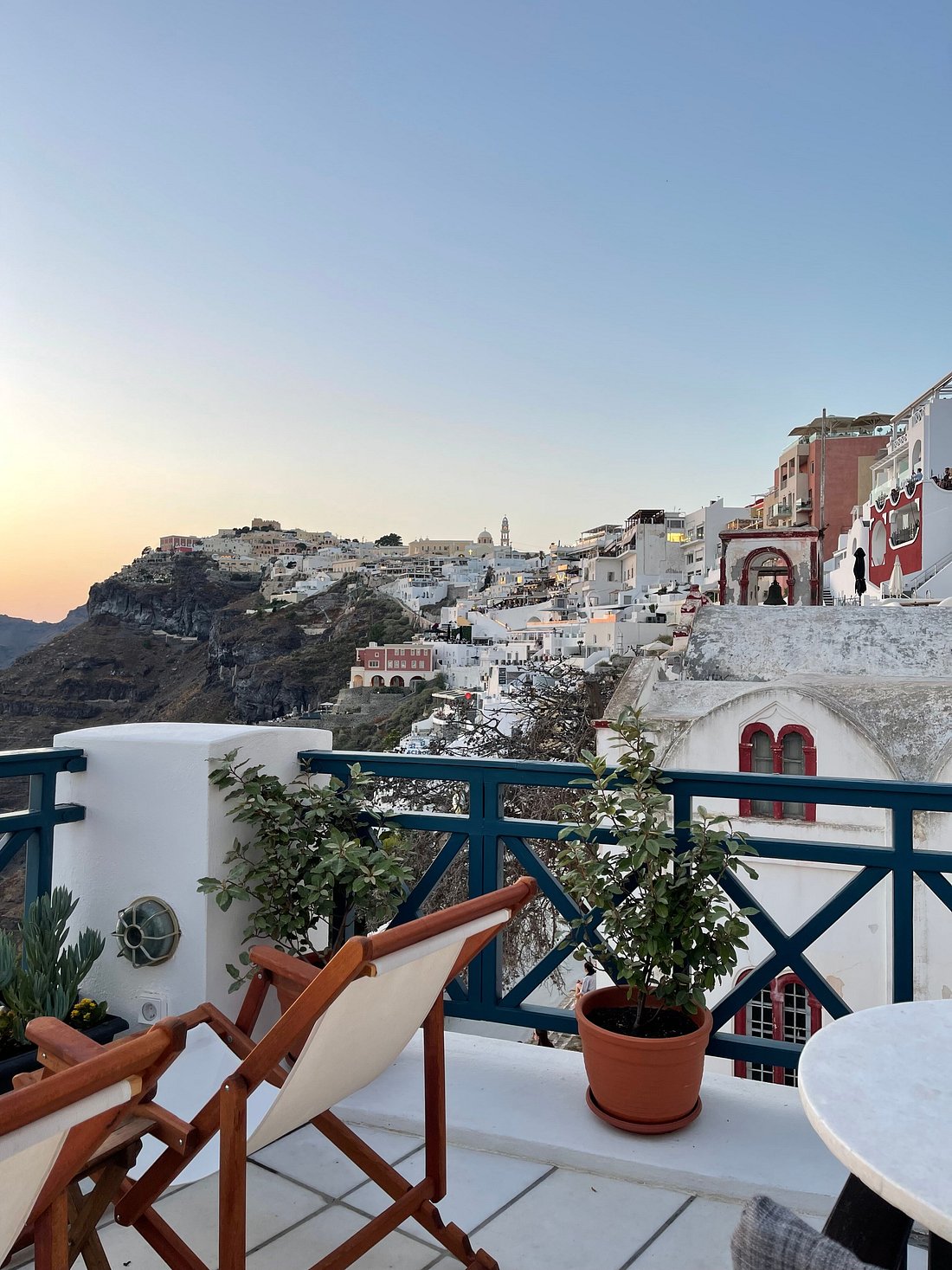 Fira Suites