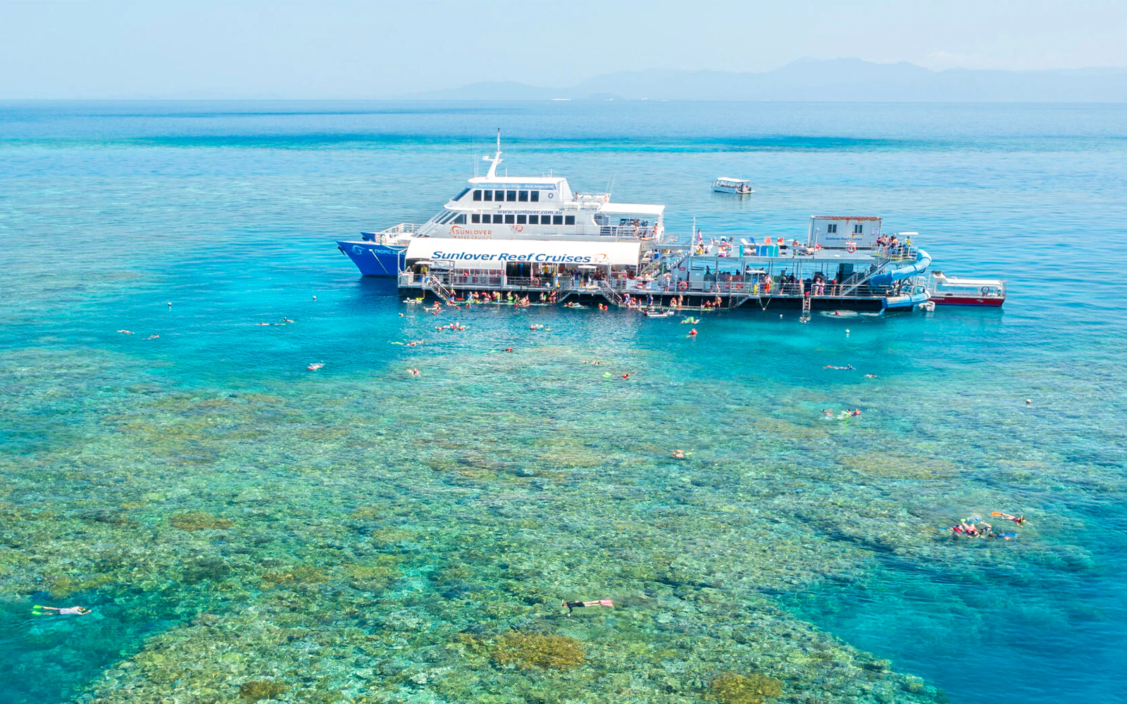 Moore Reef Pontoon Underwater Observatory