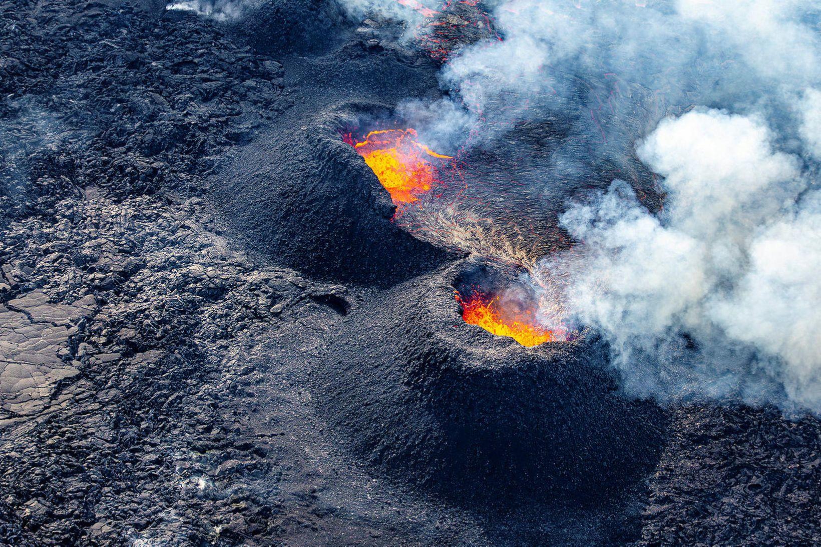 Sundhnúkur Crater Row