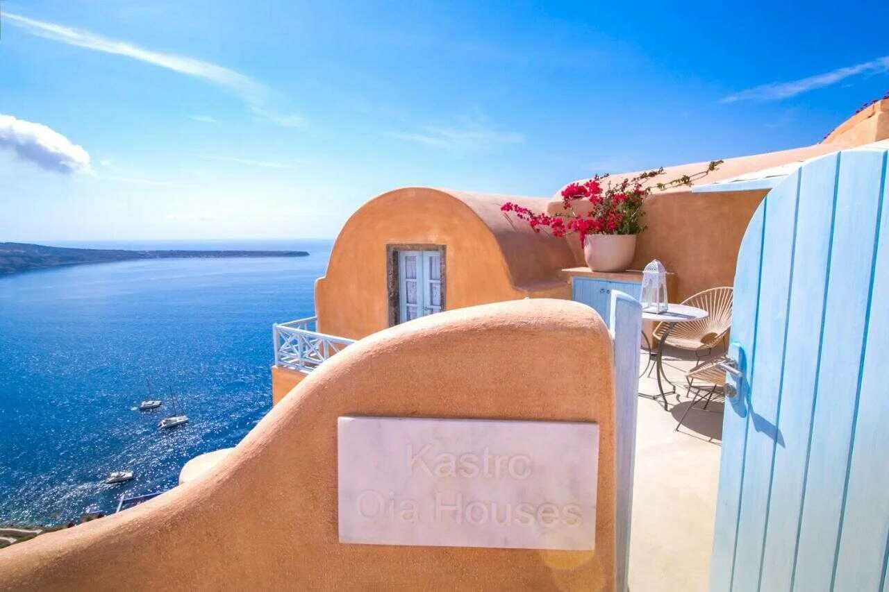 Kastro Oia Walls