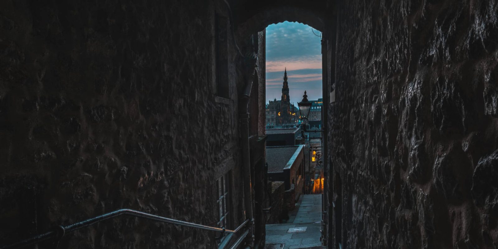 Advocate's Close