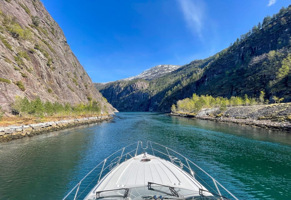 Approaching the Waterfalls