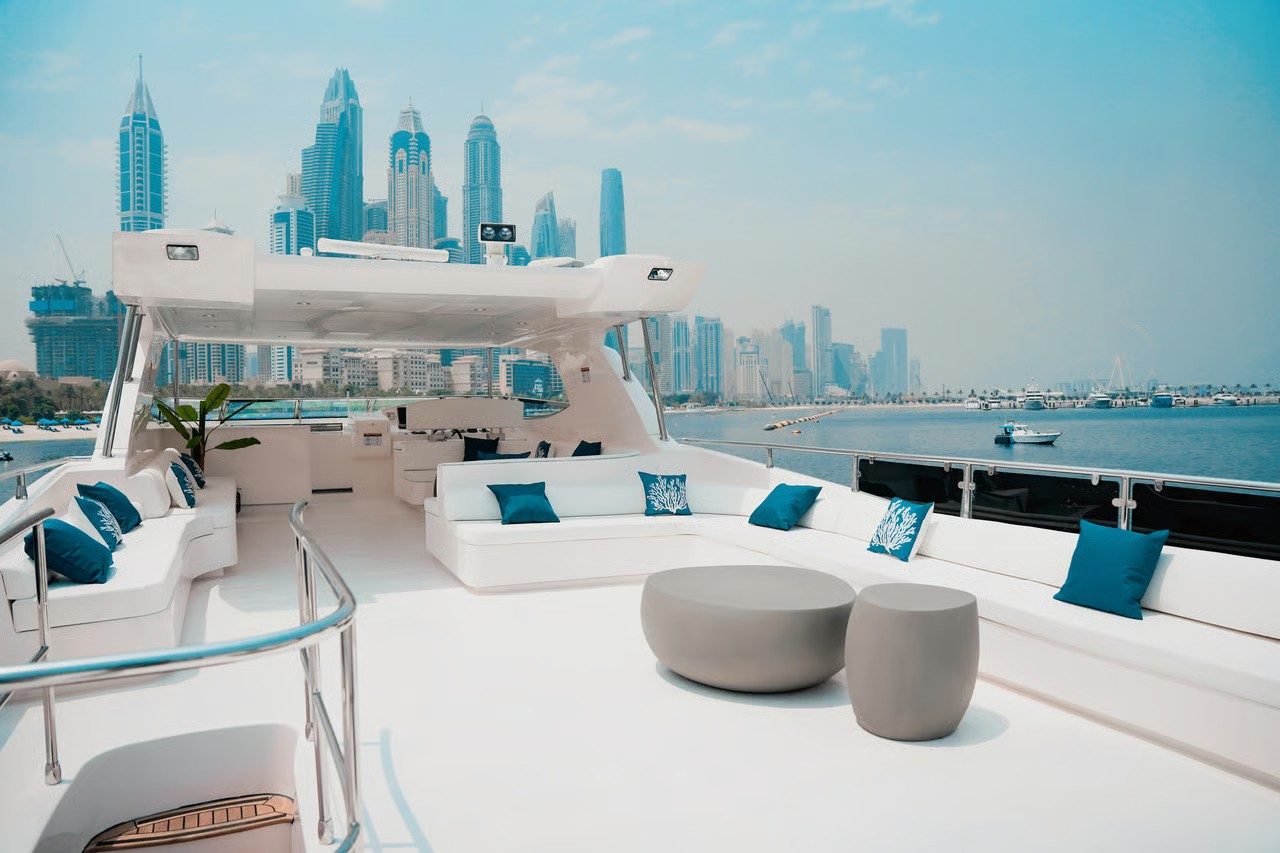 Xclusive Yachts Boarding Lounge