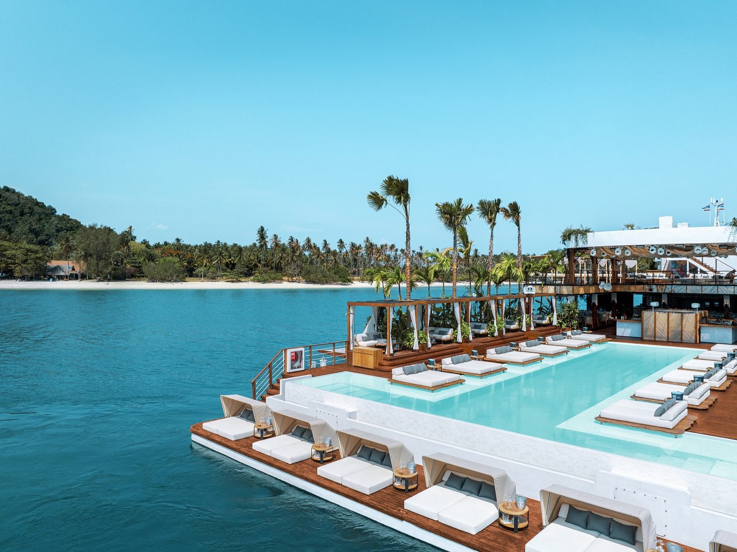 22-Meter Infinity Pool
