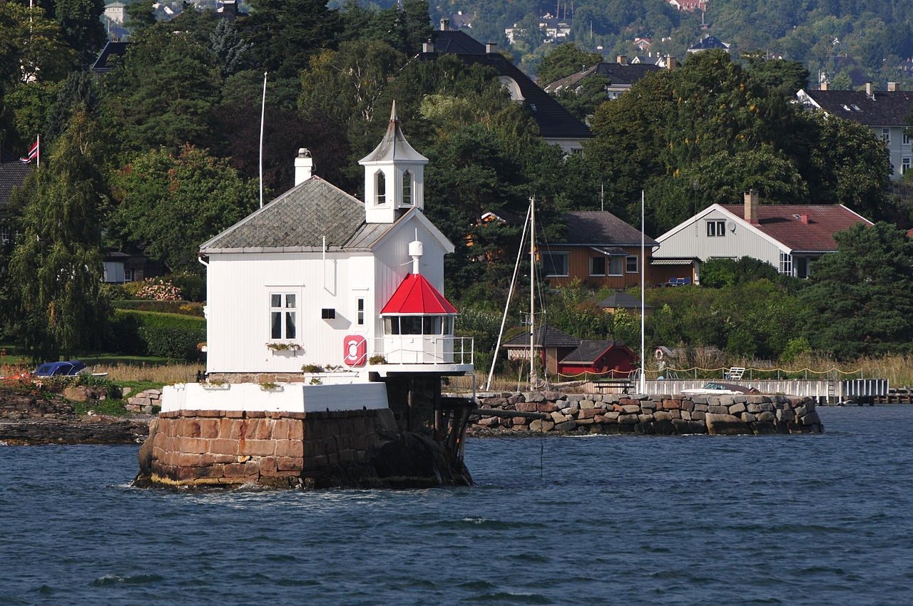 Sailing the Inner Fjord