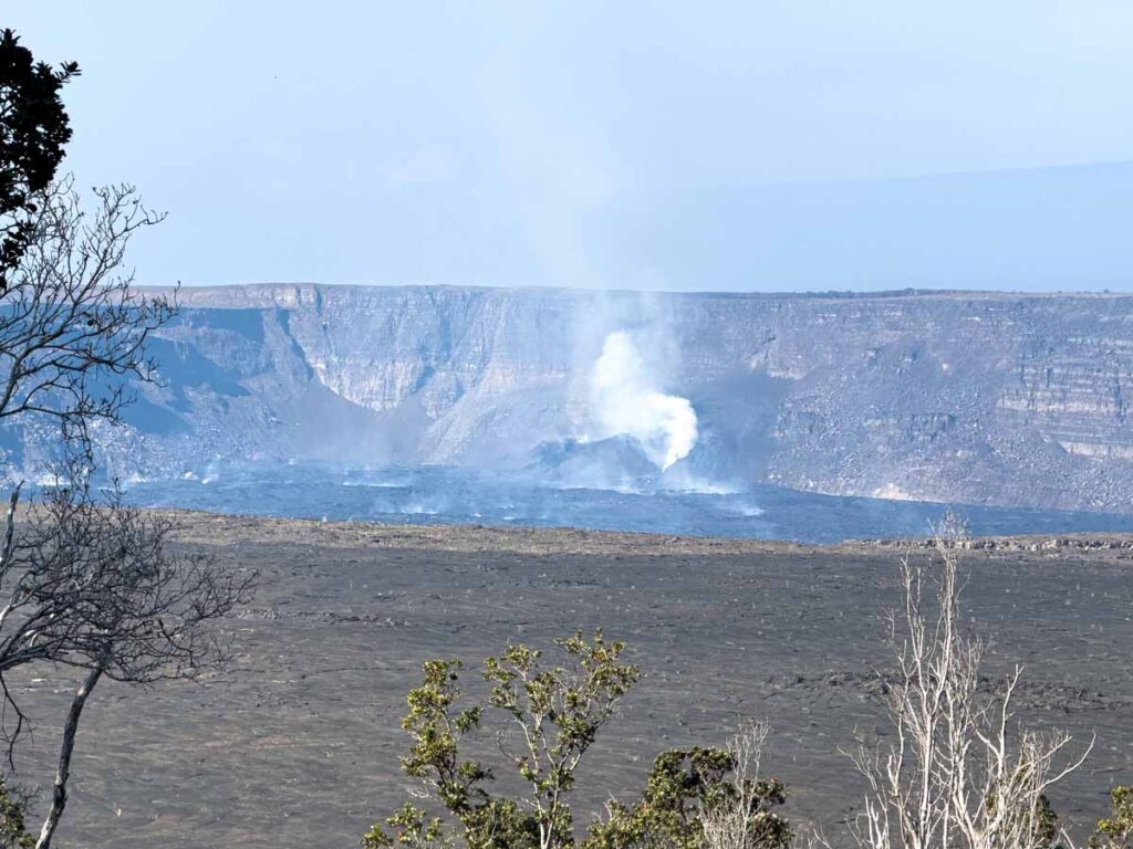 Halemaʻumaʻu Trail