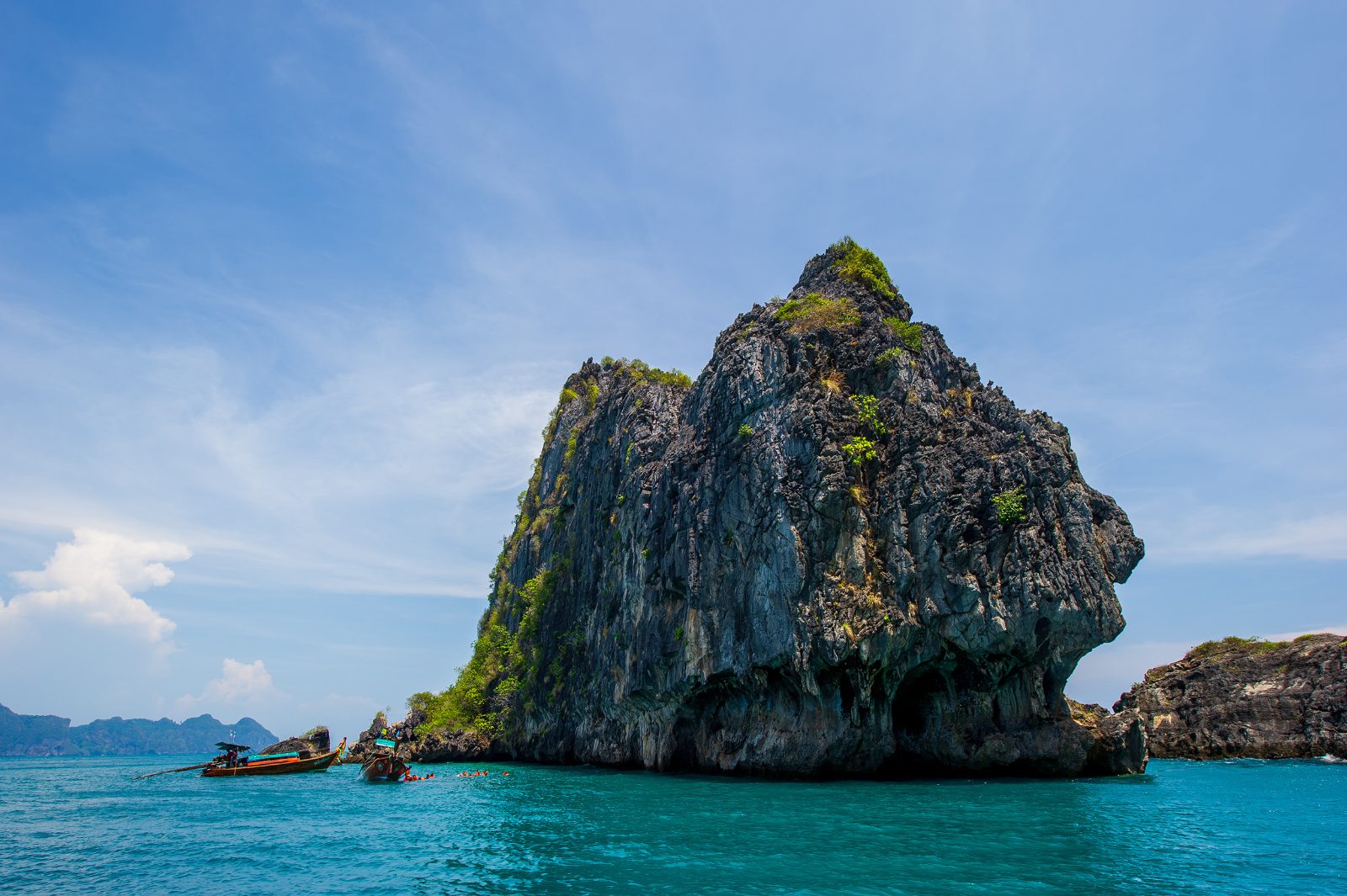Ko Ngai Limestone Cliffs
