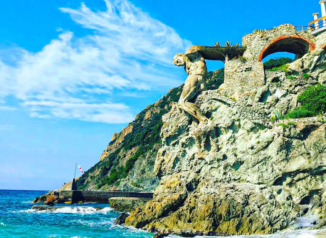 Monterosso Giant Statue