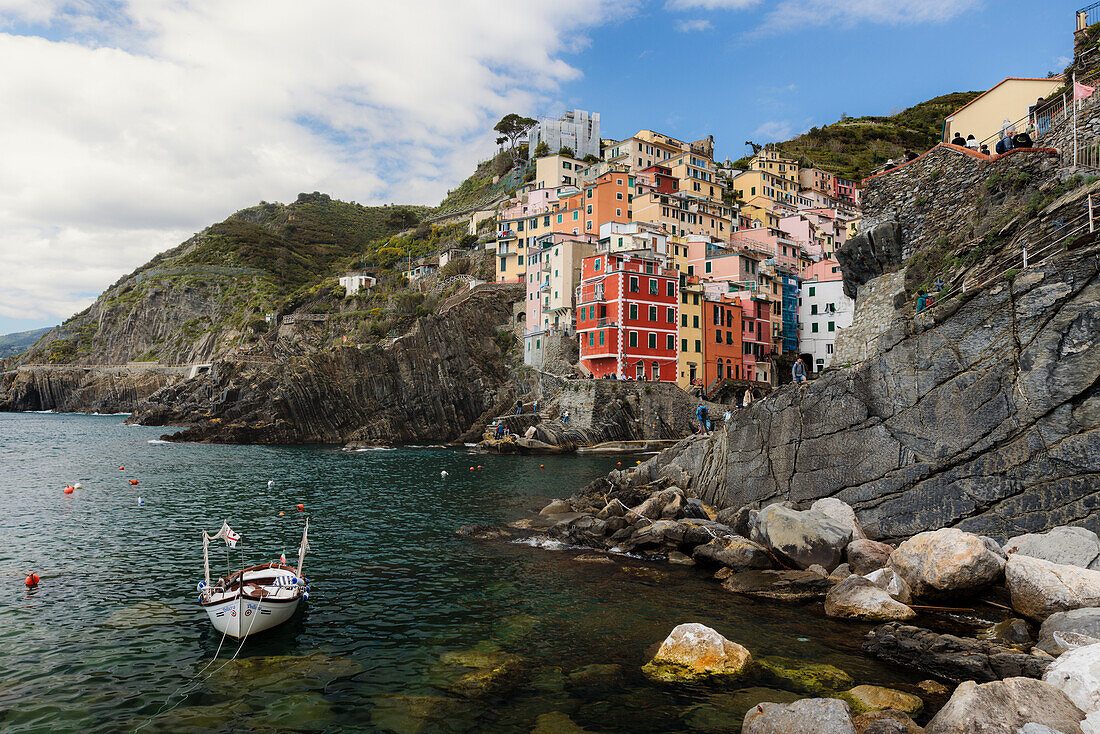 Riomaggiore Marina Approach