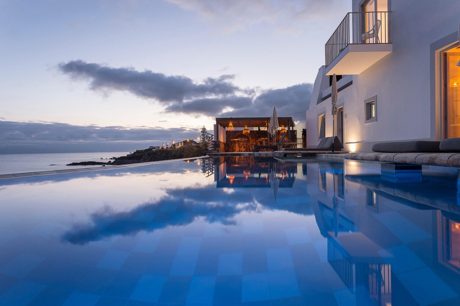 White Exclusive Suites & Villas