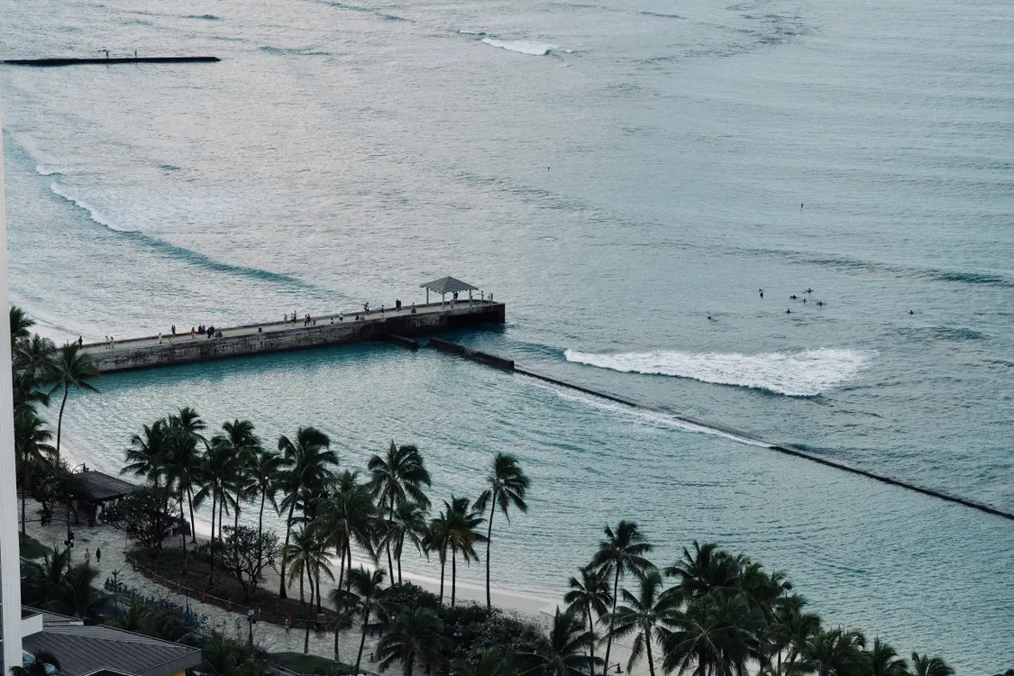 Waikiki Pier Waterline
