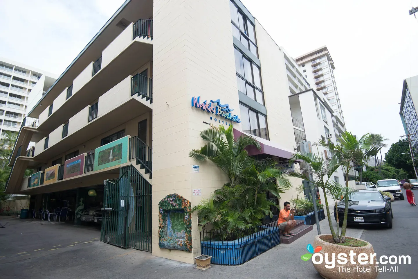 Waikiki Beachside Hostel