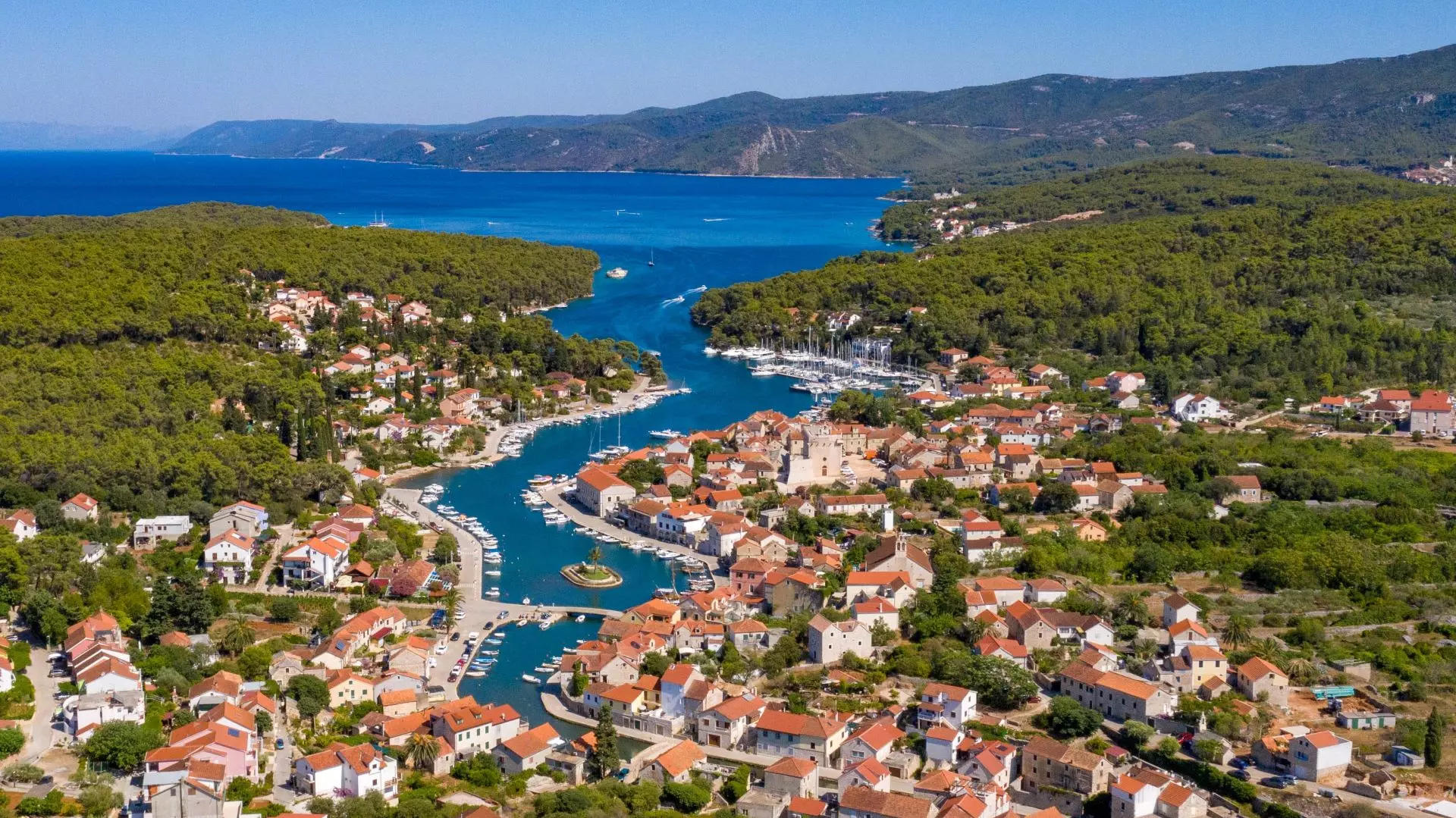 Lunch Stop in Vrboska