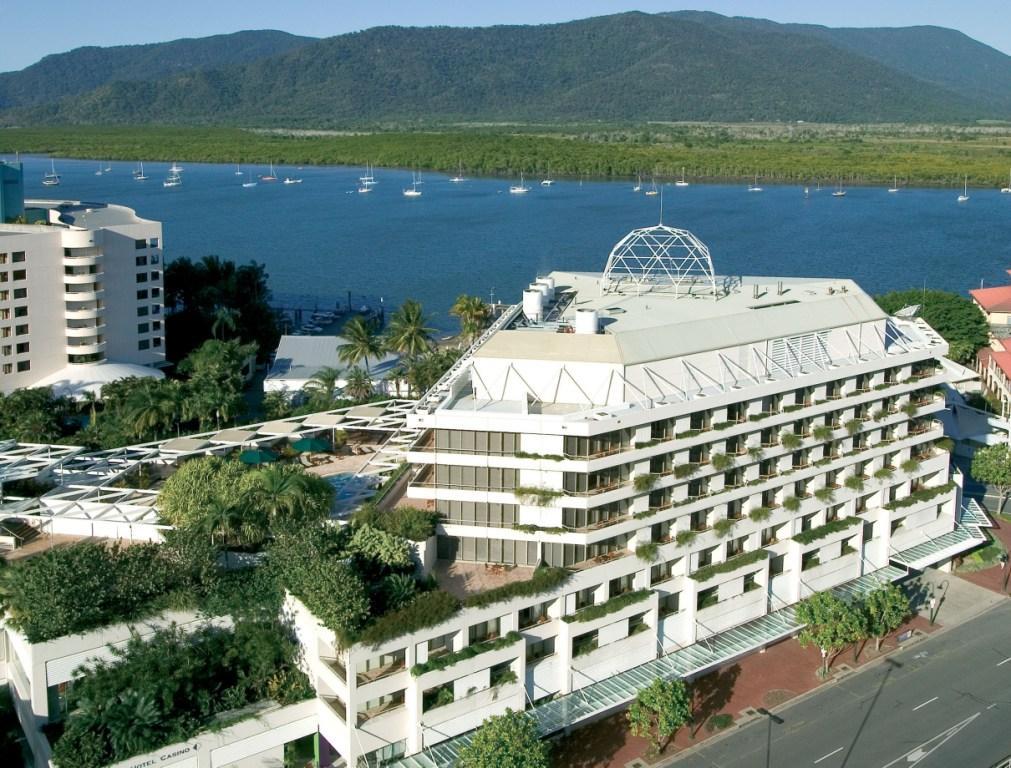 Pullman Reef Hotel Casino