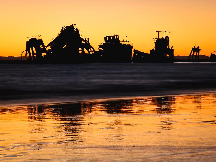 Wreck Silhouette Shoreline