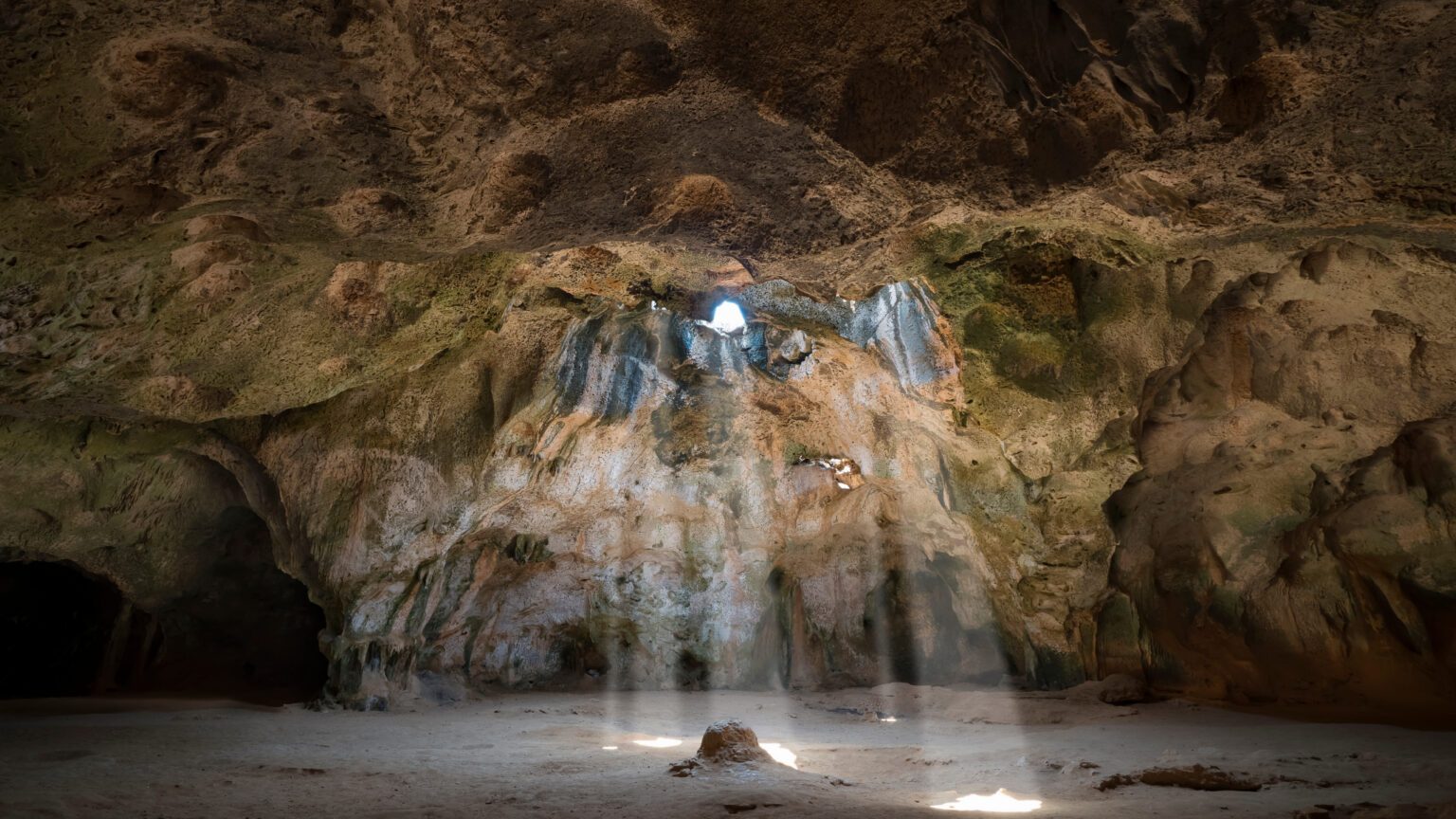 Quadirikiri Cave
