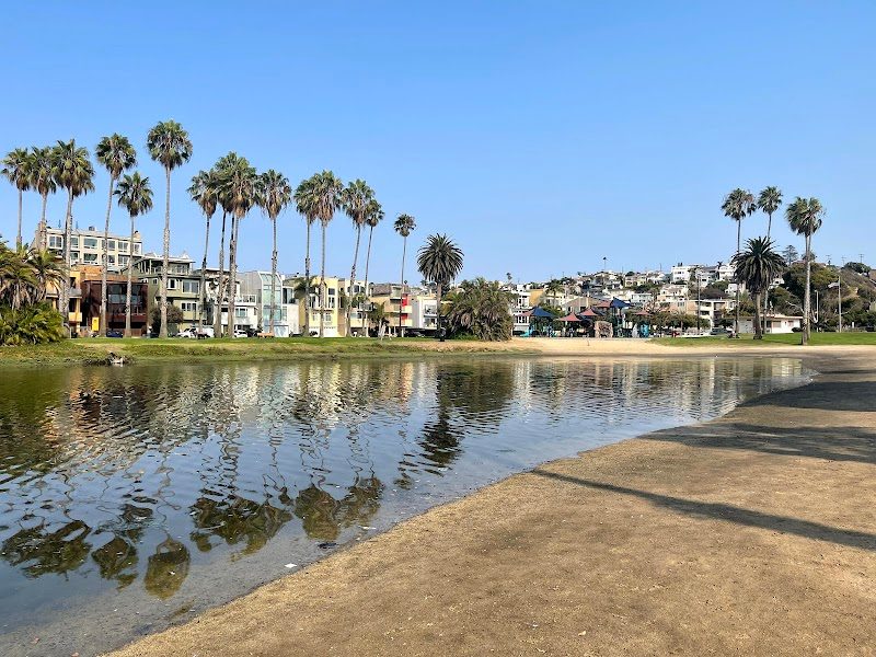 Del Rey Lagoon Park