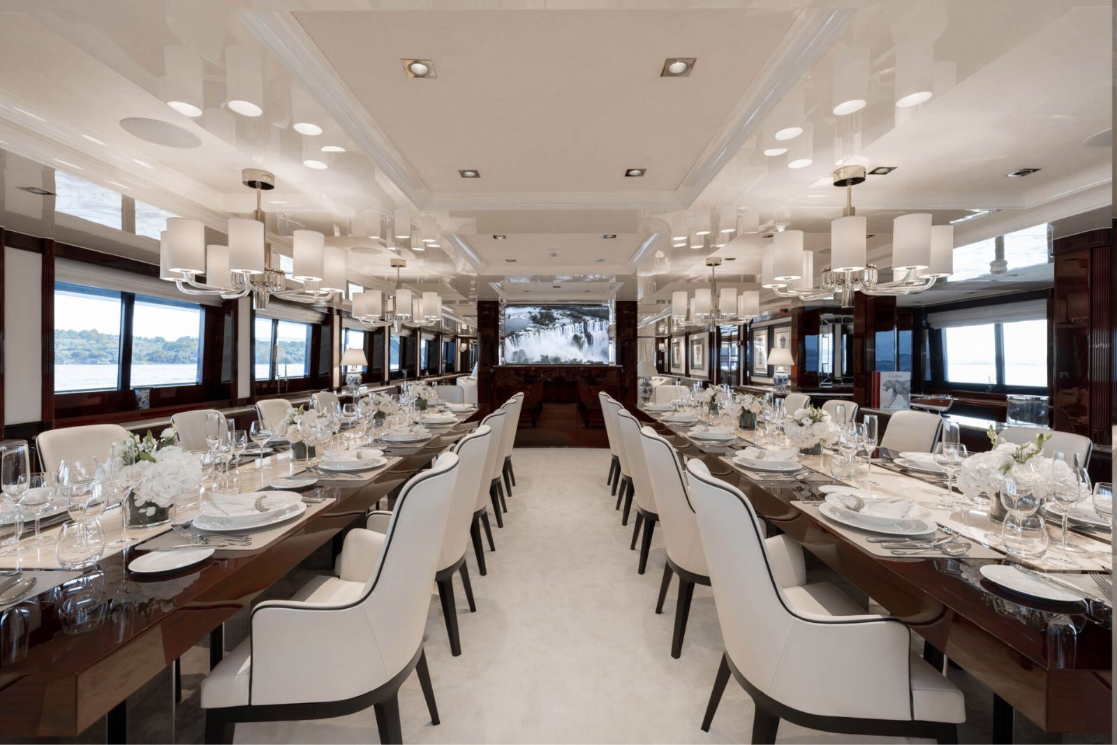 Main Dining Deck