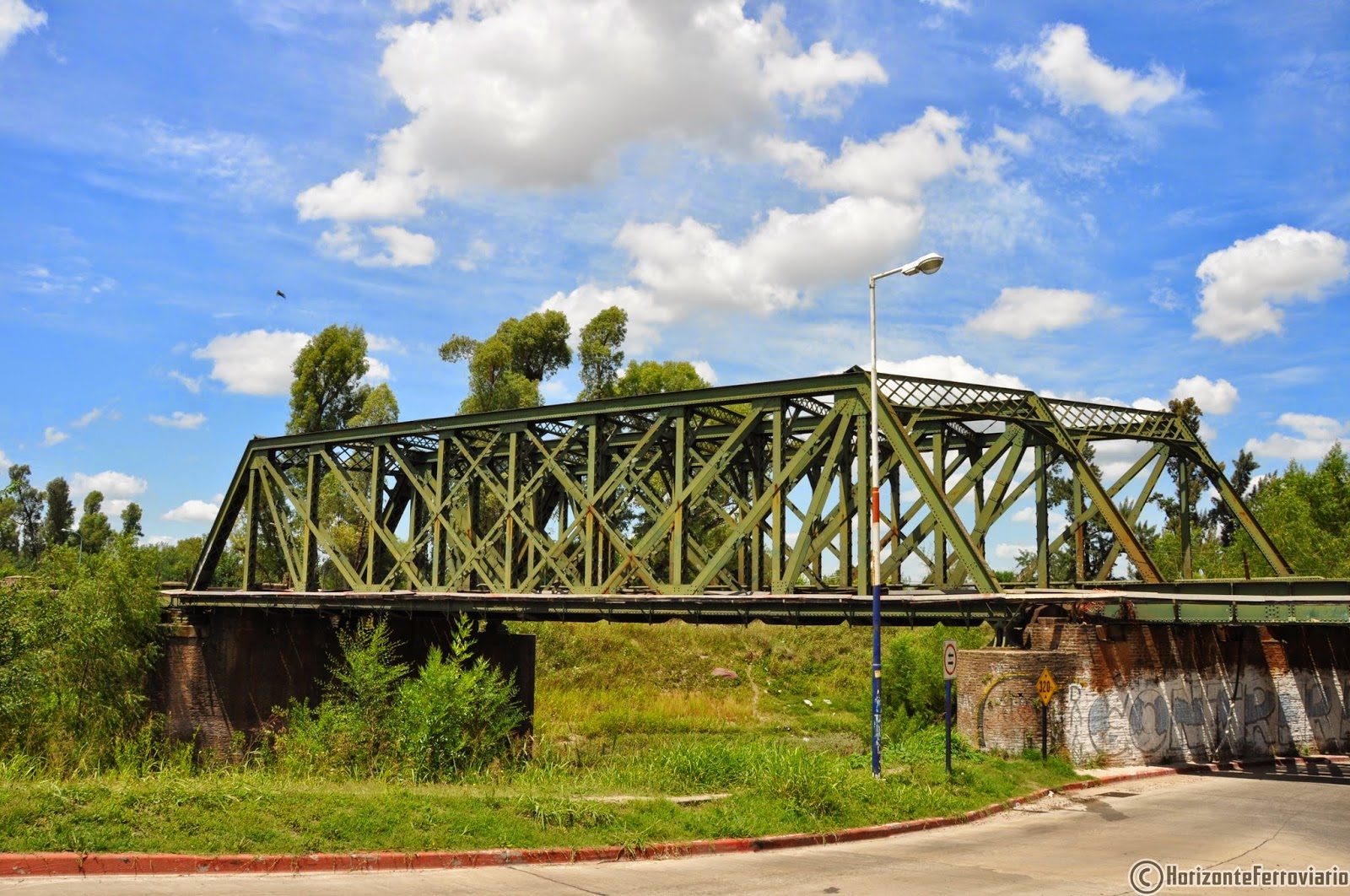 Puente Ferroviario del Mitre